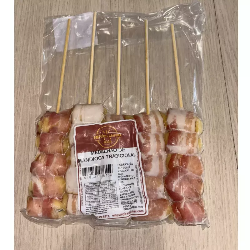 MEDALHÃO MANDIOCA COM BACON