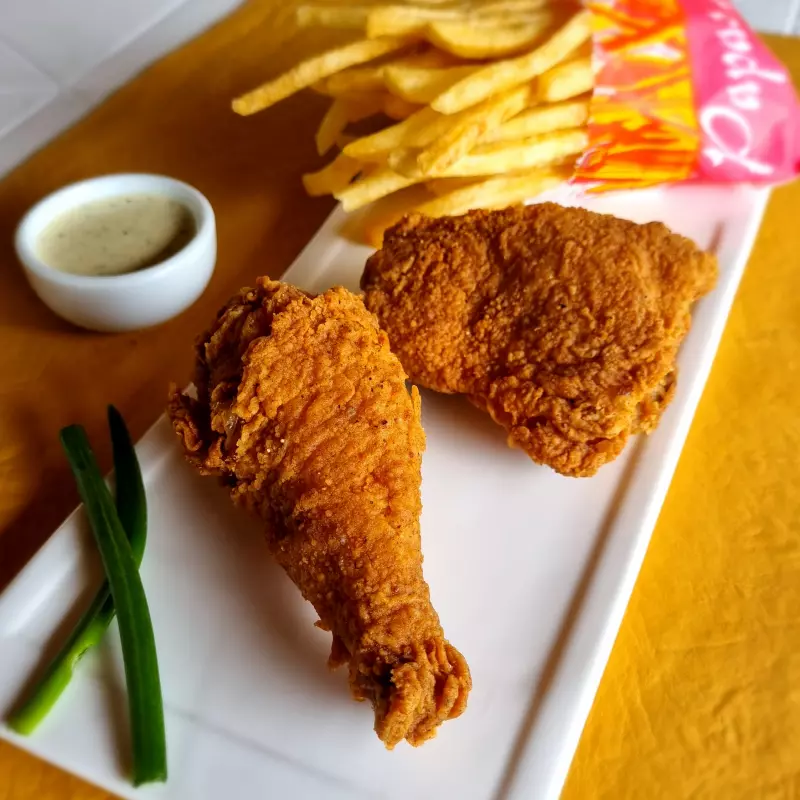 2 Piezas + 1 Fritas Grandes