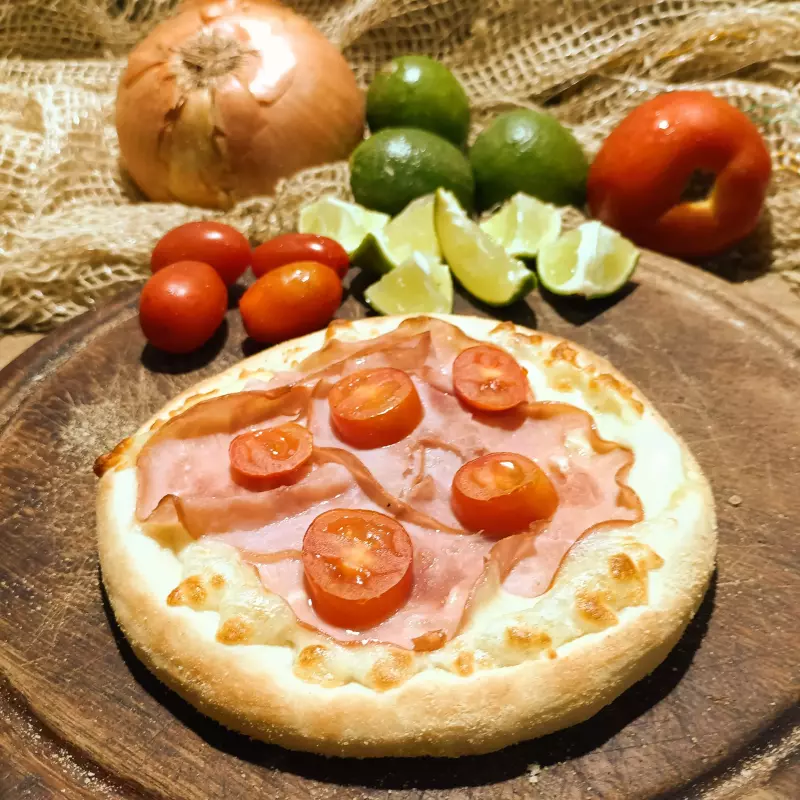 Esfiha de Lombo Canadense