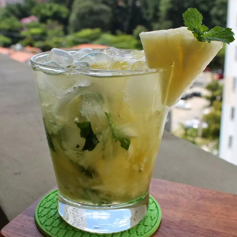 ABACAXI COM LIMÃO E GENGIBRE