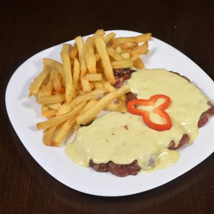 Milanesa Napolitana con Papas fritas
