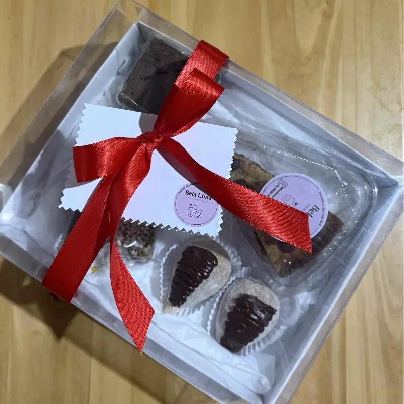 CAIXA DE AMOR (até 6 doces)