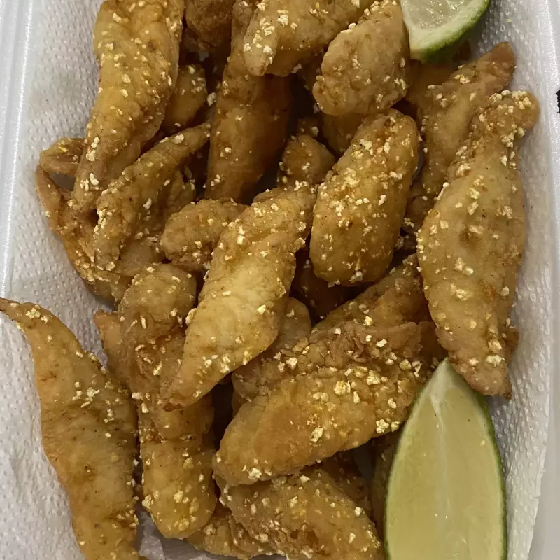 Iscas de peixe empanadas