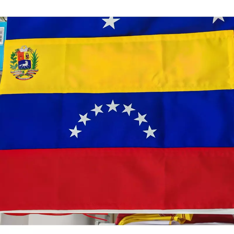 Bandera con 7 estrellas y escudo