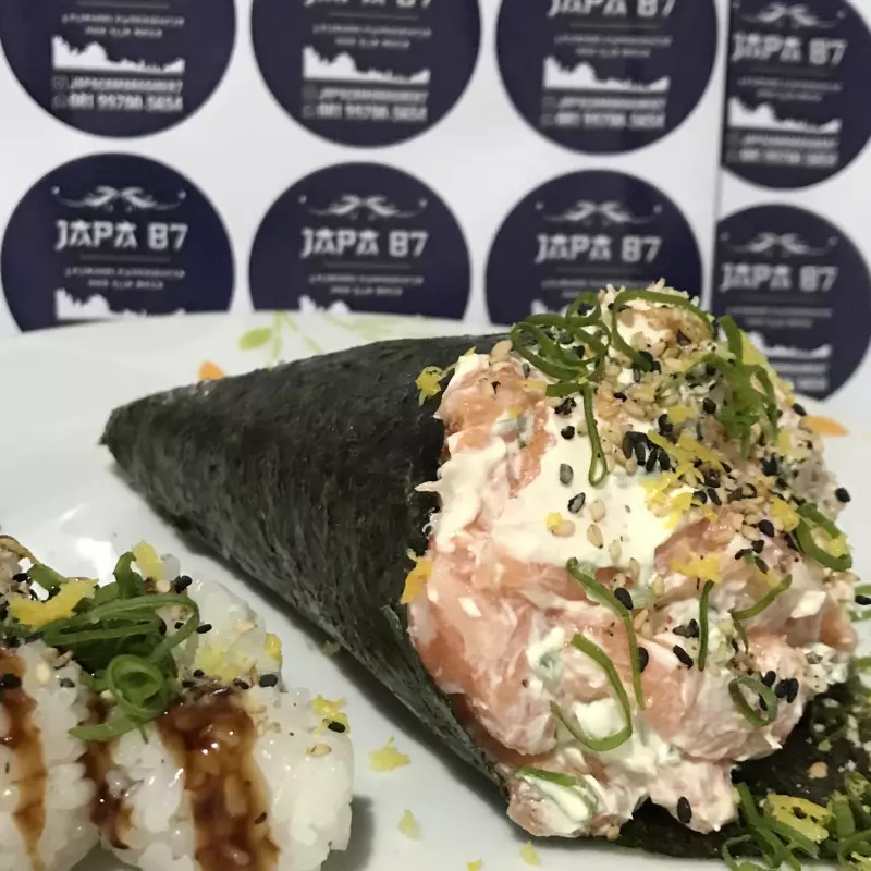 Temaki salmão completo
