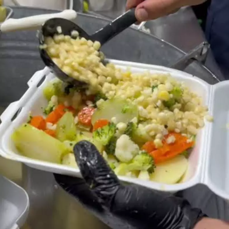 Elote amarillo con verduras sal yLim