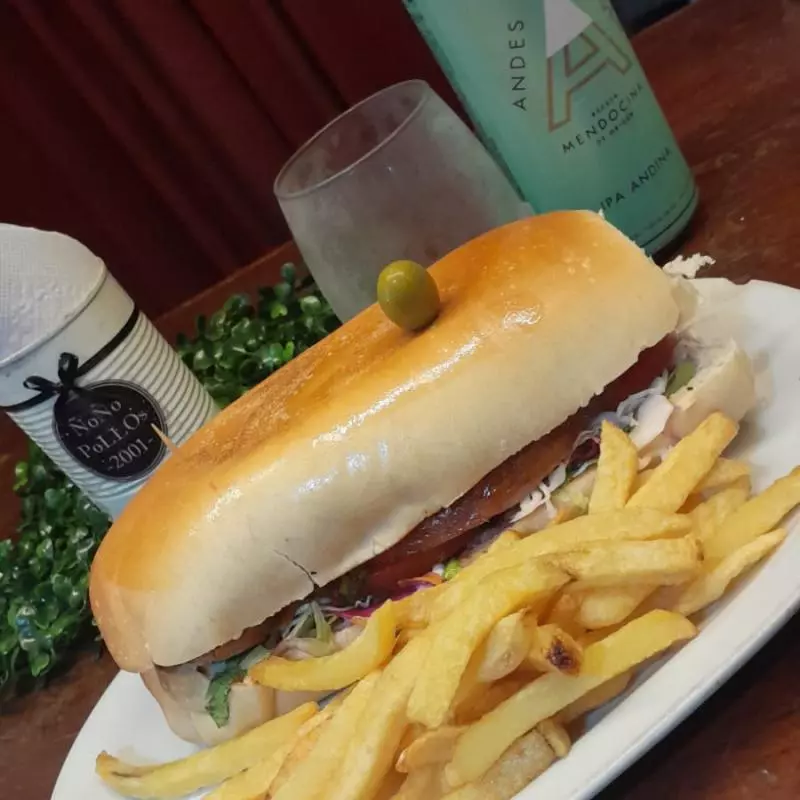 Choripan con fritas