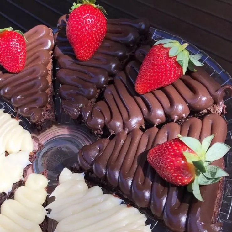 Fatia de pizza de brownie brigadeiro