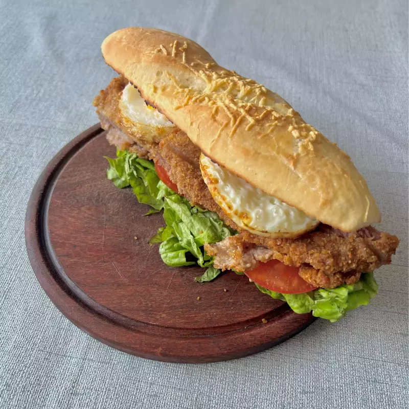 Sanguche de Mila clásico c/papas.