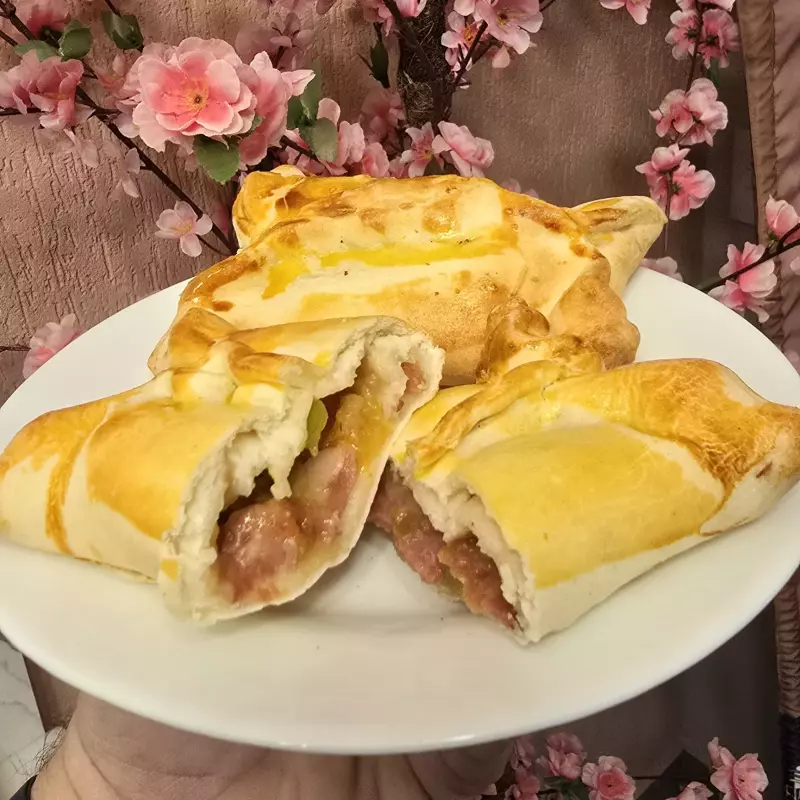 Esfiha de Calabresa c/Queijo