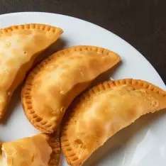 EMPANADA POLLO QUESO