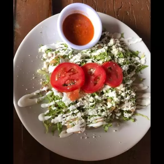 Tacos dorados de pollo