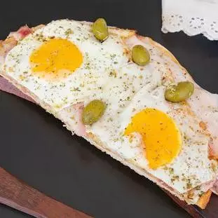 Media Panceta y Huevo fritos