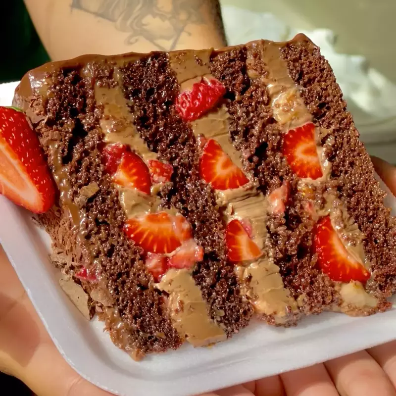 Chocolate Nobre com morangos