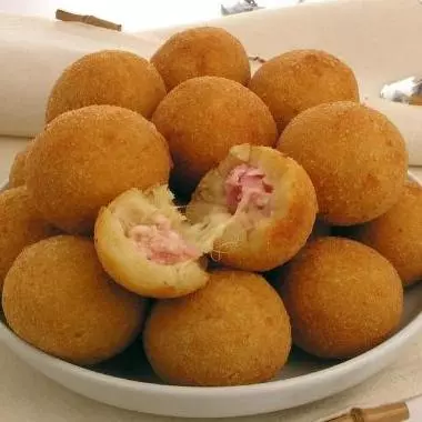BOLINHA DE QUEIJO