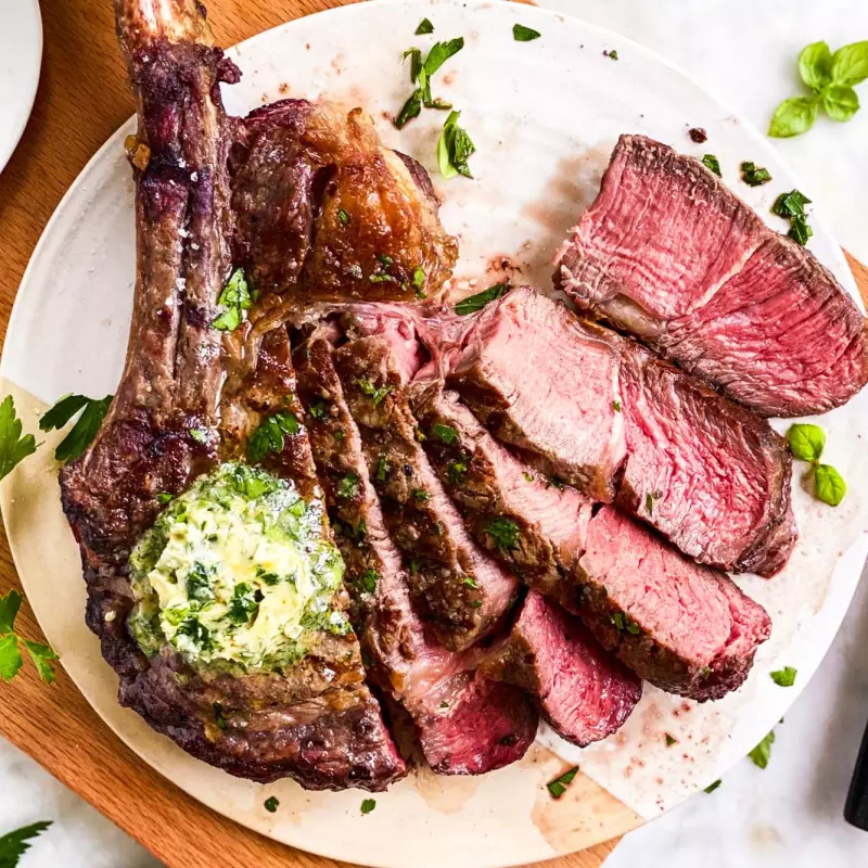 Tomahawk Steak