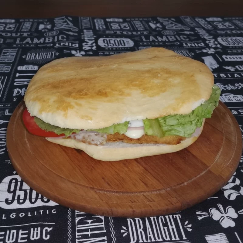Sandwich de mila grande de pollo