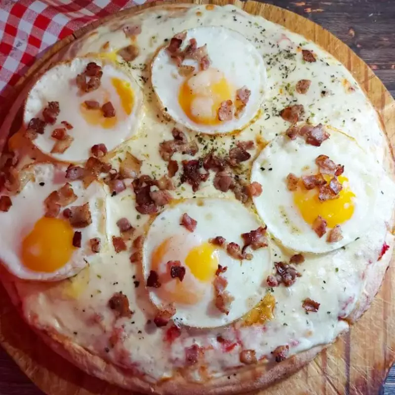 Huevo frito y panceta( 4 porc)