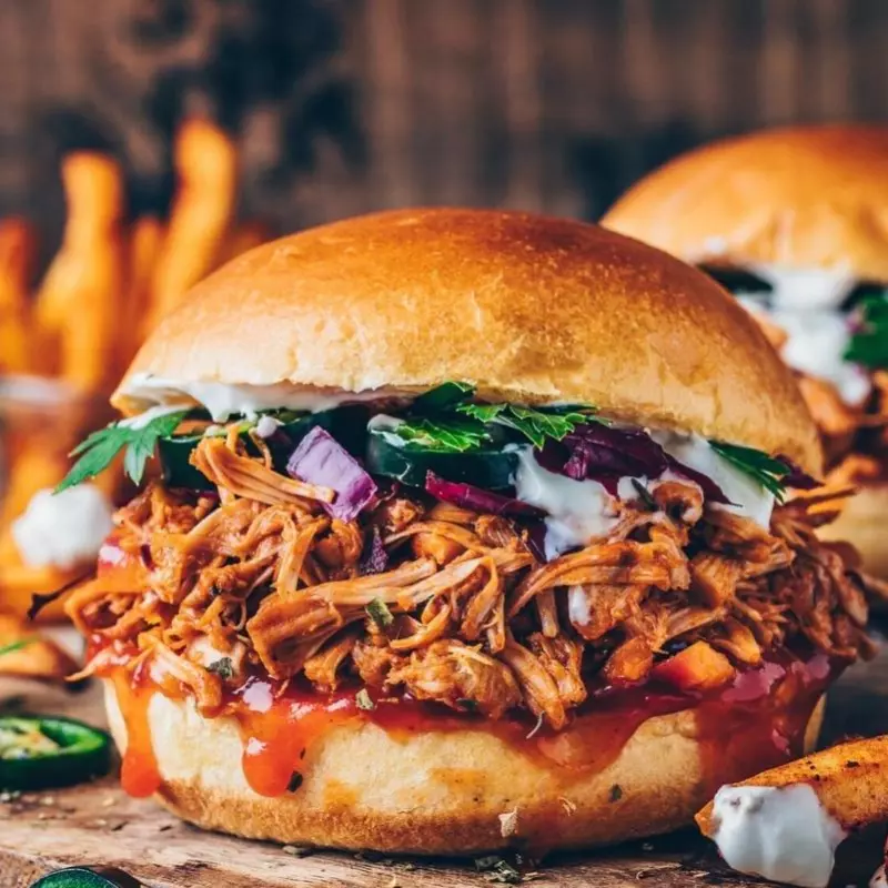 PULLED PORK BURGER