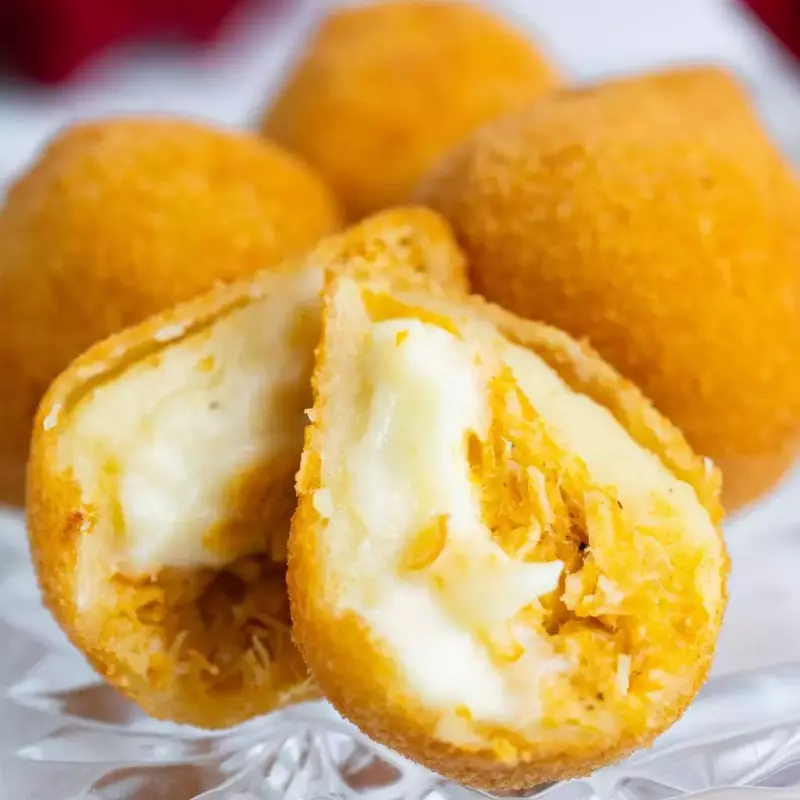 Mini Coxinhas Frango c/ Catupiry