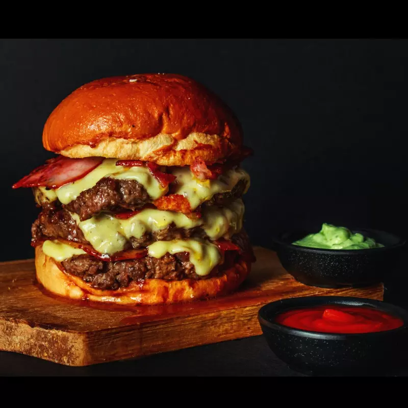 MINORO 3 HAMBÚRGUER + COCA COLA