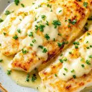 Filé de peixe empanado ao molho