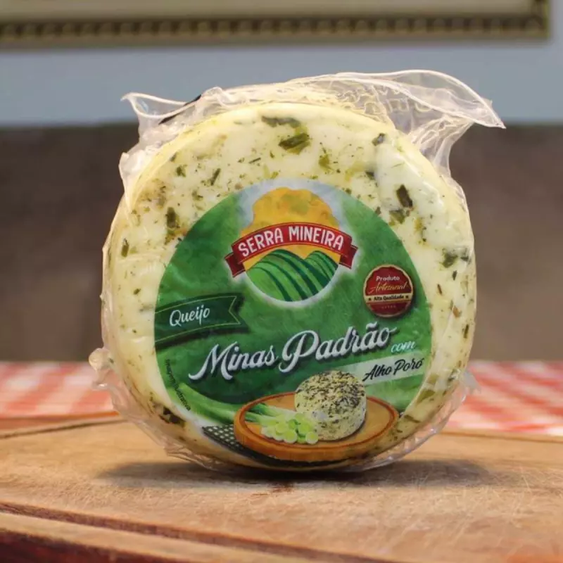Queijo Minas Padrão com Alho Poró