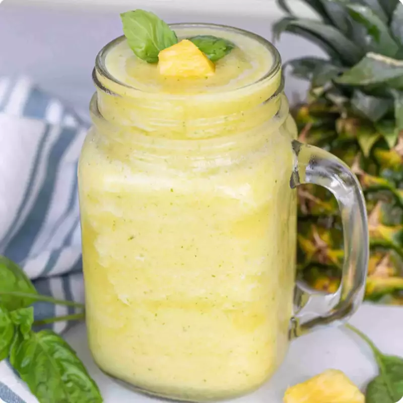 Piña con albahaca