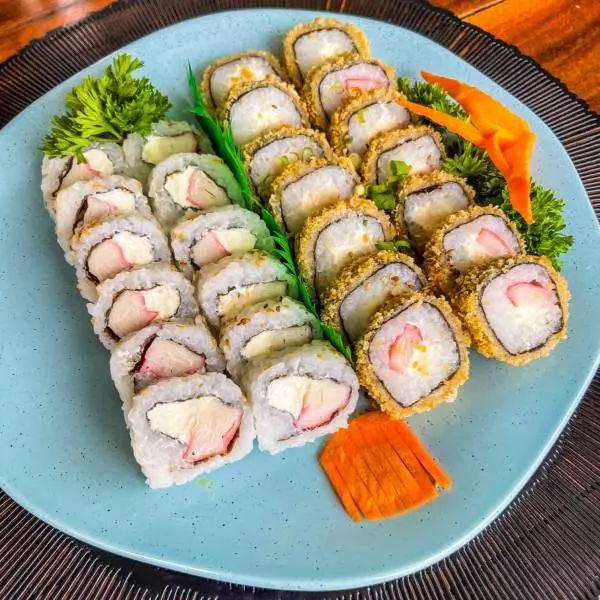 10 hot Kani + 10 uramaki