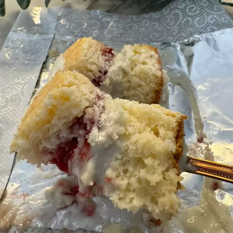 Bolo Gelado Ninho com geleia de Mora