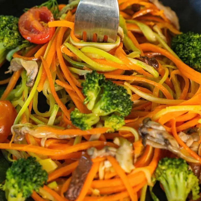 SPAGHETTI DE ANOBRINHA E CENOURA