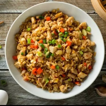22. YAKIMESHI DE POLLO 400G.