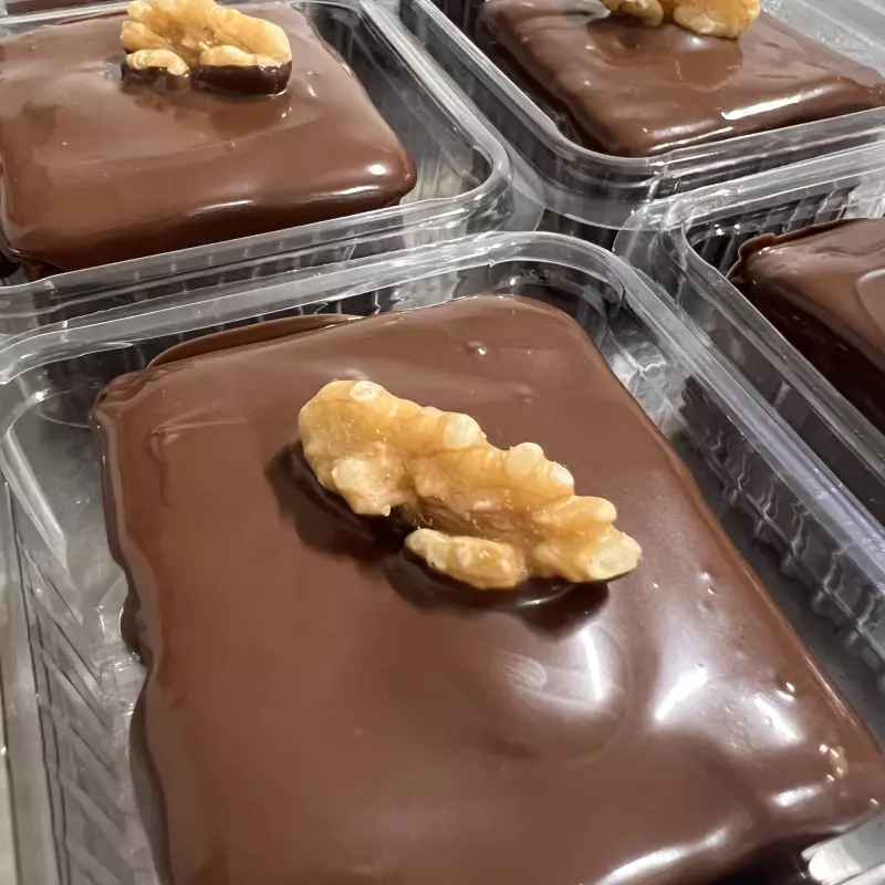 Brownie c/ choc. e nozes- 1 uni