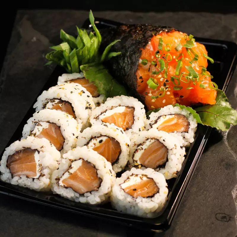 Chinoca  (1 temaki + 10 peças)
