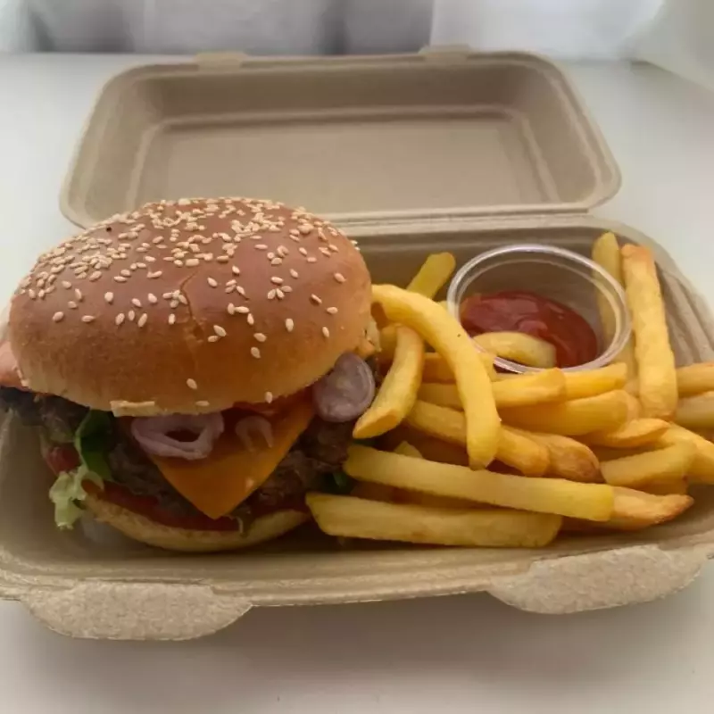 Paquete hamburguesa, y refresco.