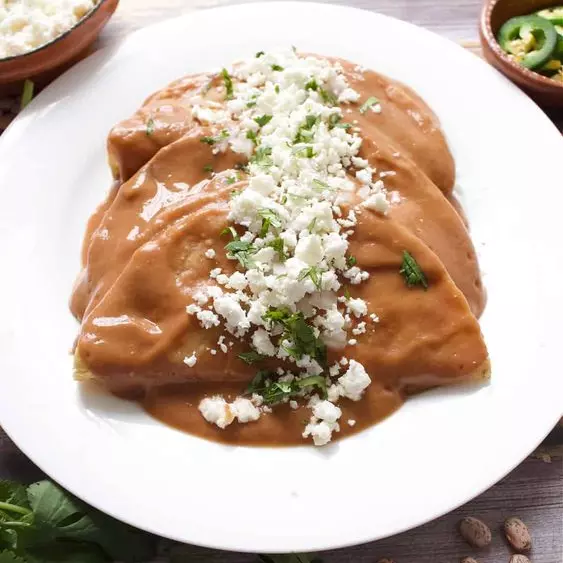 Viernes 8 Mayo - Enfrijoladas