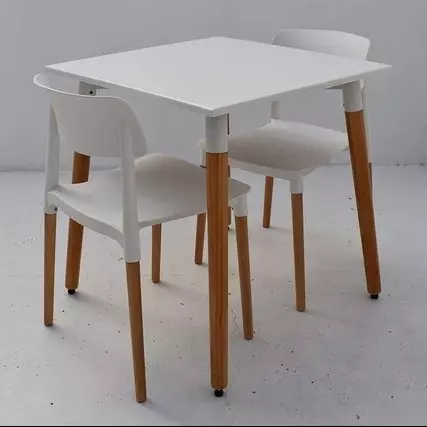 Combo Mesa de 70x70 +2 Sillas Milan