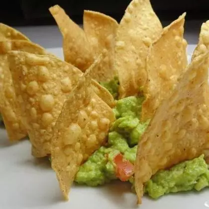 Nachos con guacamole