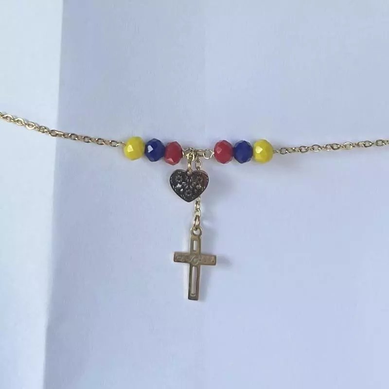 Collar corazón cruz
