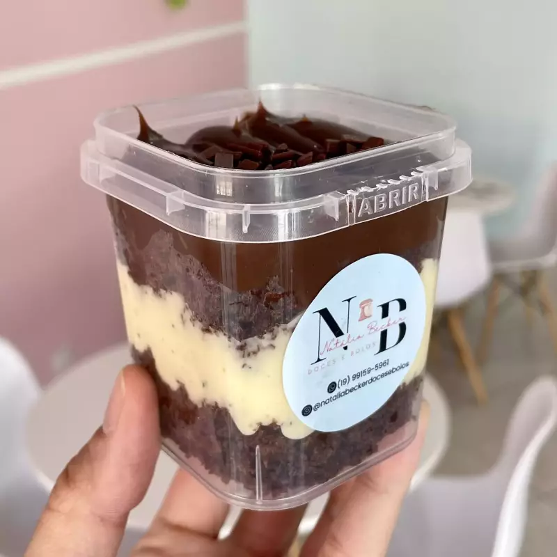 Bolo no pote Maracujá com brigadeiro