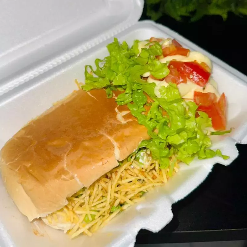 Simples salada c/borda