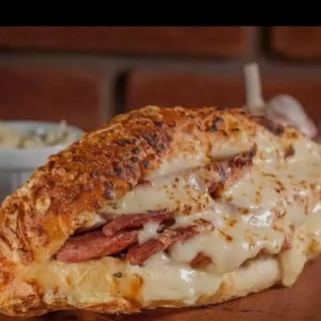 Nº 02 (Double queijo, alface, vinagrete, pasta de alho)