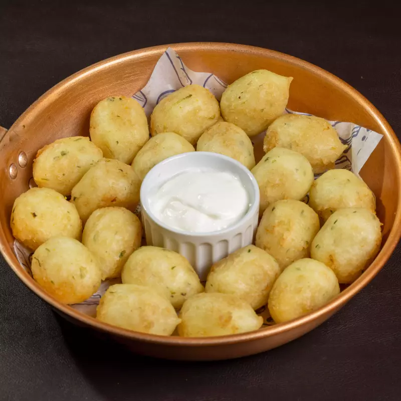 Bolinho de Arroz com Queijo