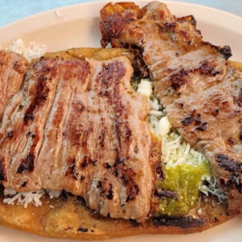 HUARACHE CON BISTEC