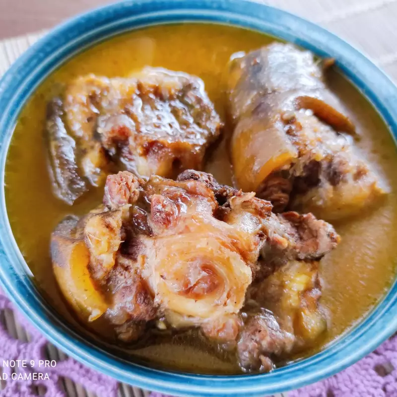 °BOUILLON DE QUEUE DE BOEUF°