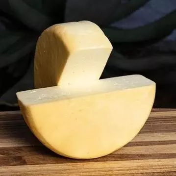 Queijo Meia Cura Metade Canastra 450