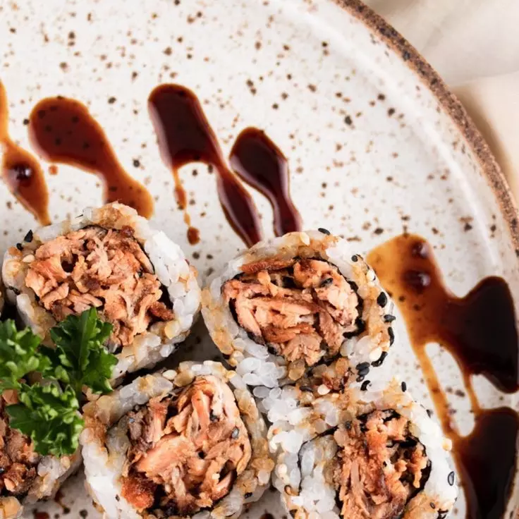 Uramaki de Salmão Grelhado (4 und)