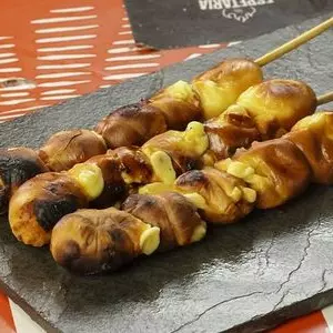 Espetinho queijo provolone