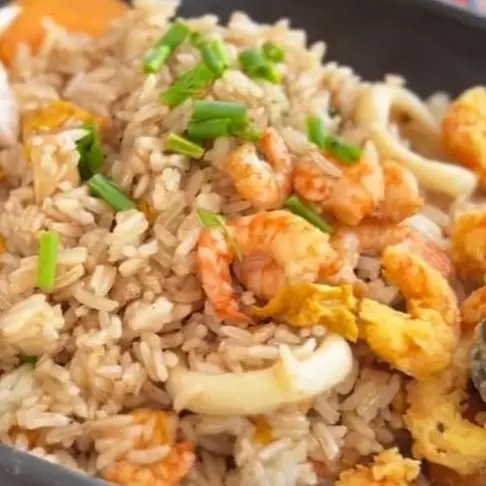 DÚO 2 arroz chaufa y chicharrón