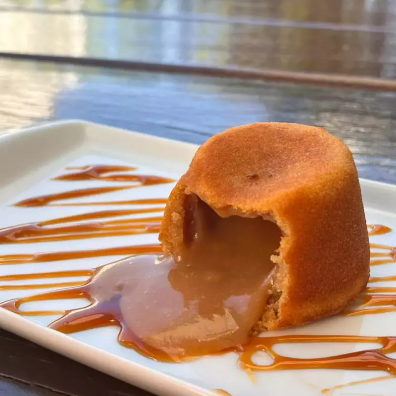Petit gâteau de doce de leite (bolo)